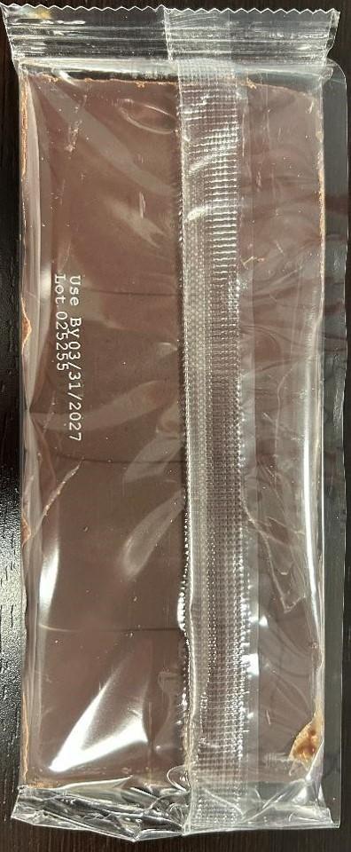 “Chocolate bar, Use by 03/31/2027, Lot 025255”